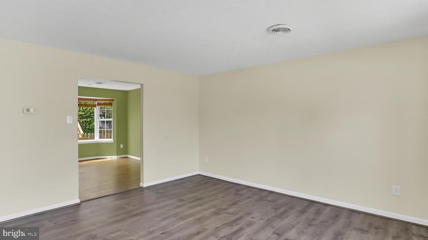 1402 Burnside Drive photo 5