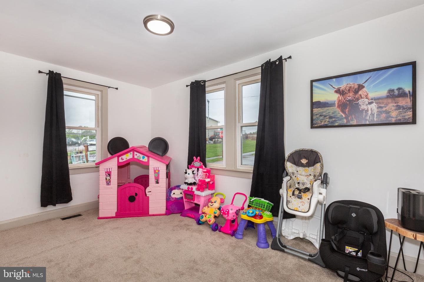 33 Milton Avenue photo 17