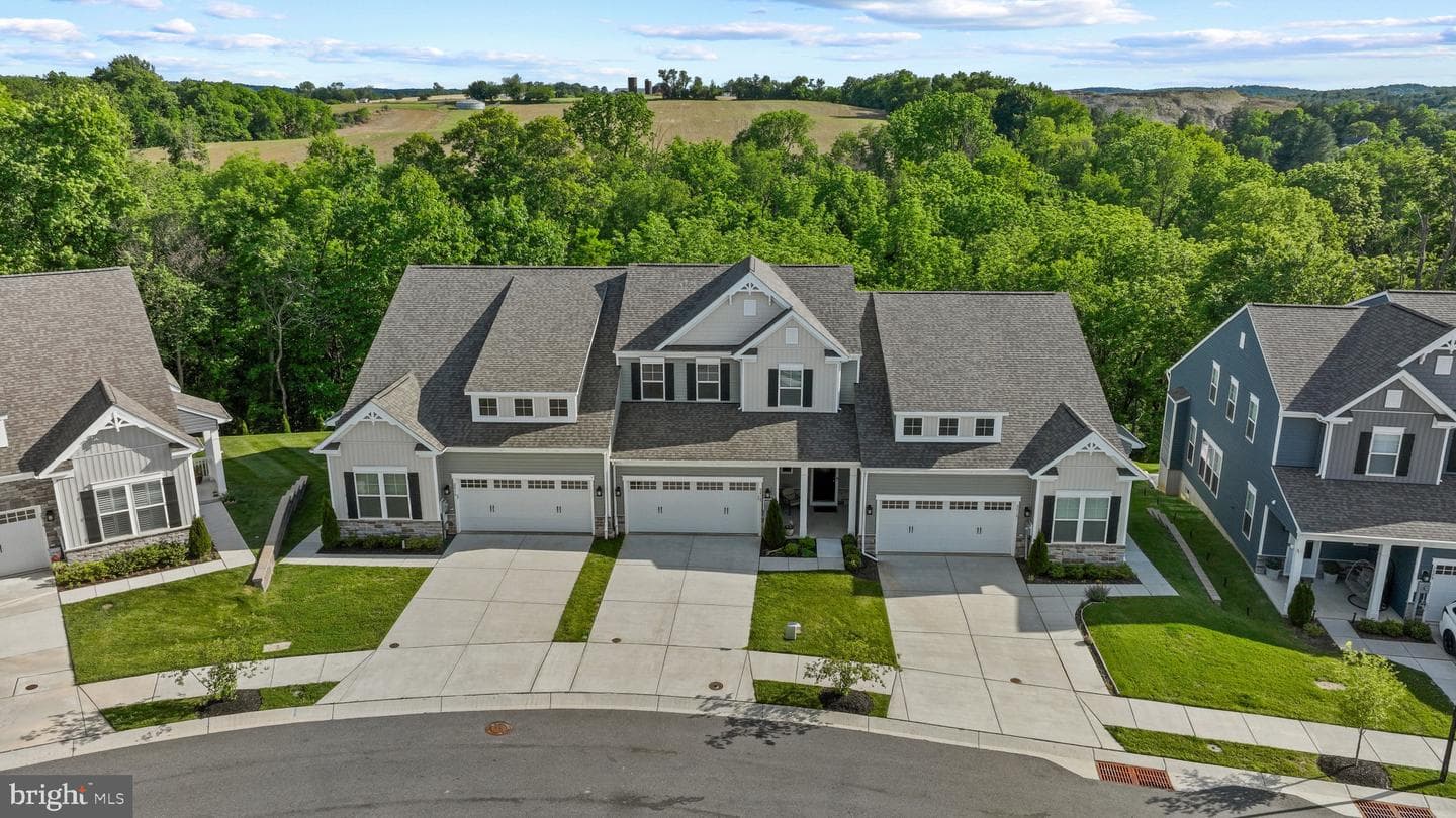 2812 Town View Circle photo 50