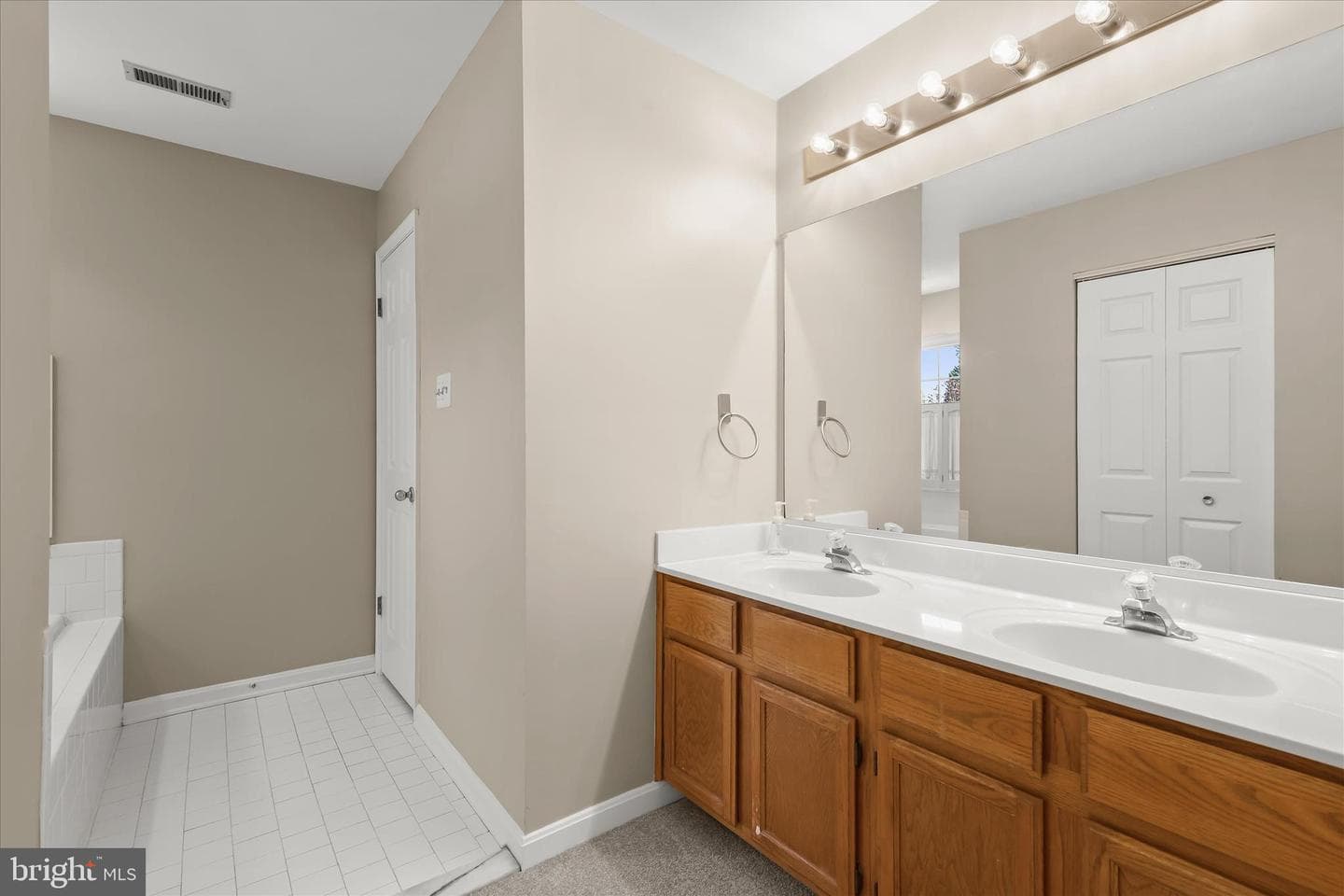 6312 White Cedar Court photo 37