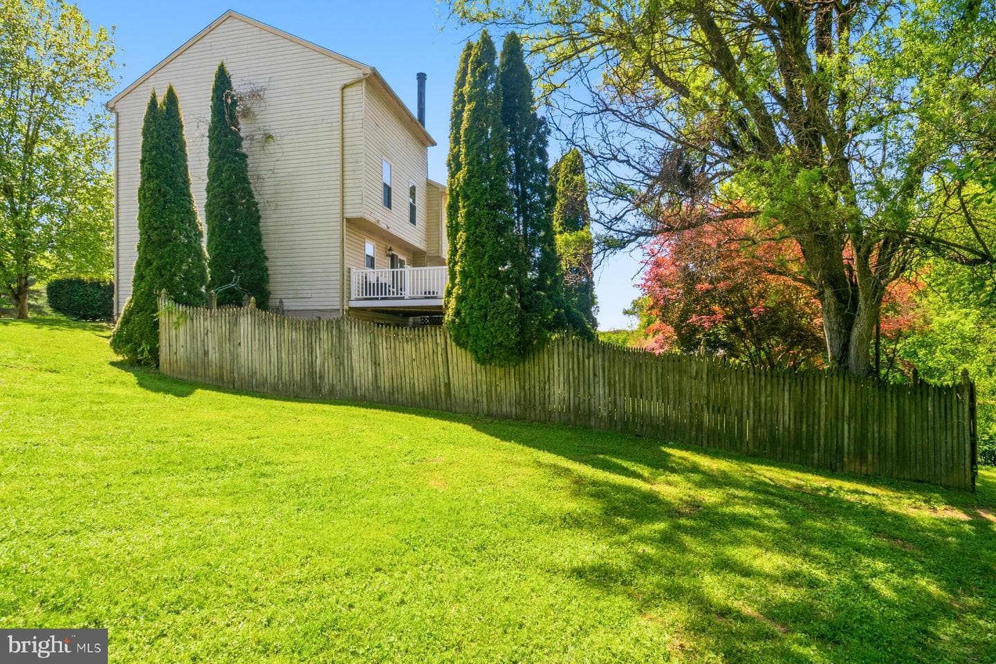 486 Lakes Court photo 4