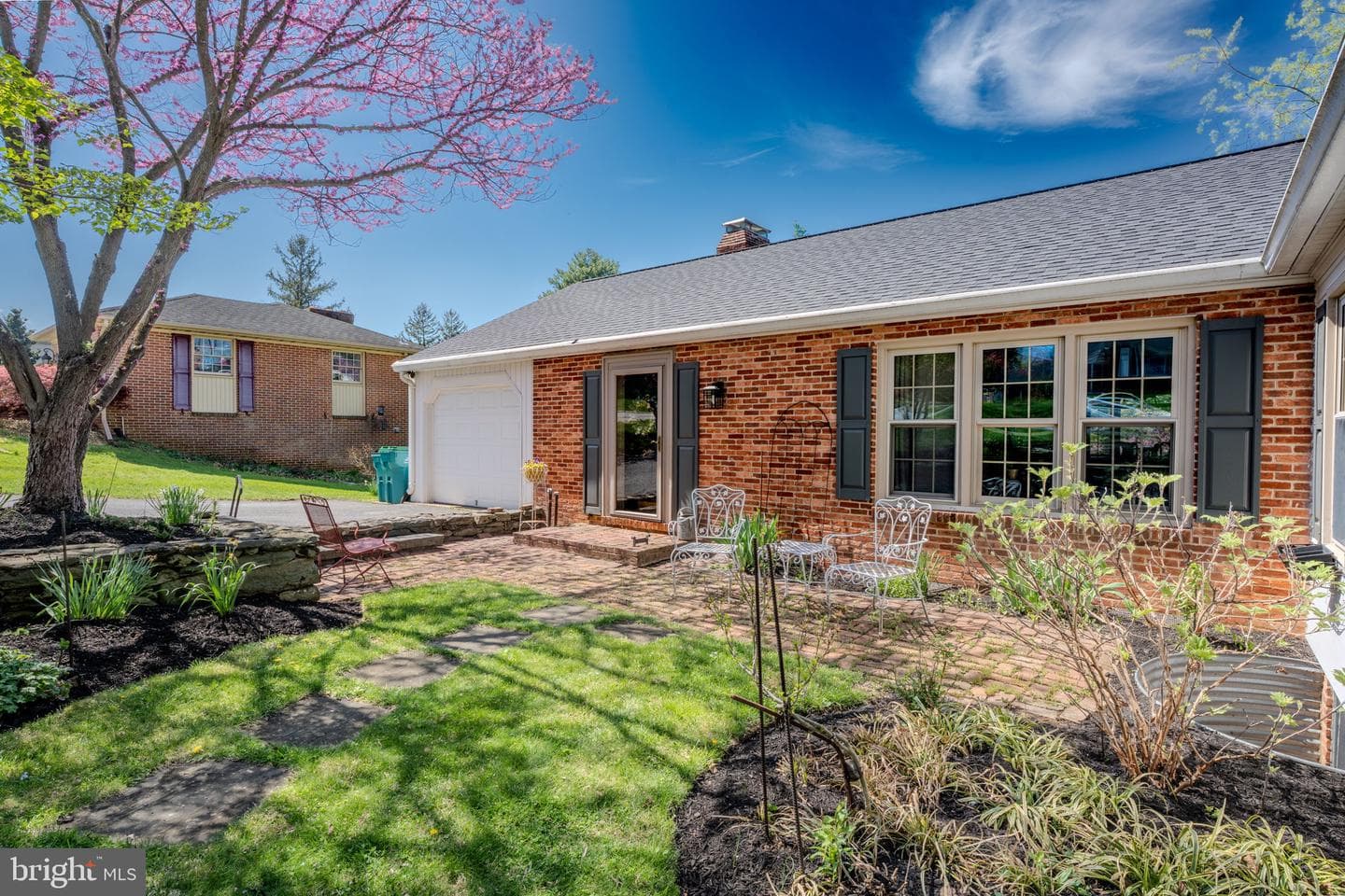 22 Fitzhugh Avenue photo 2