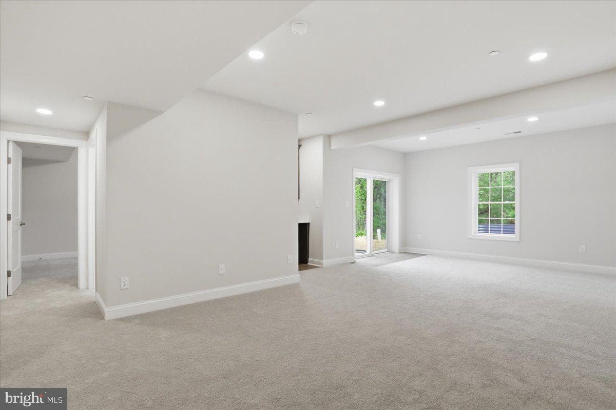 112 Whirlaway Court photo 45
