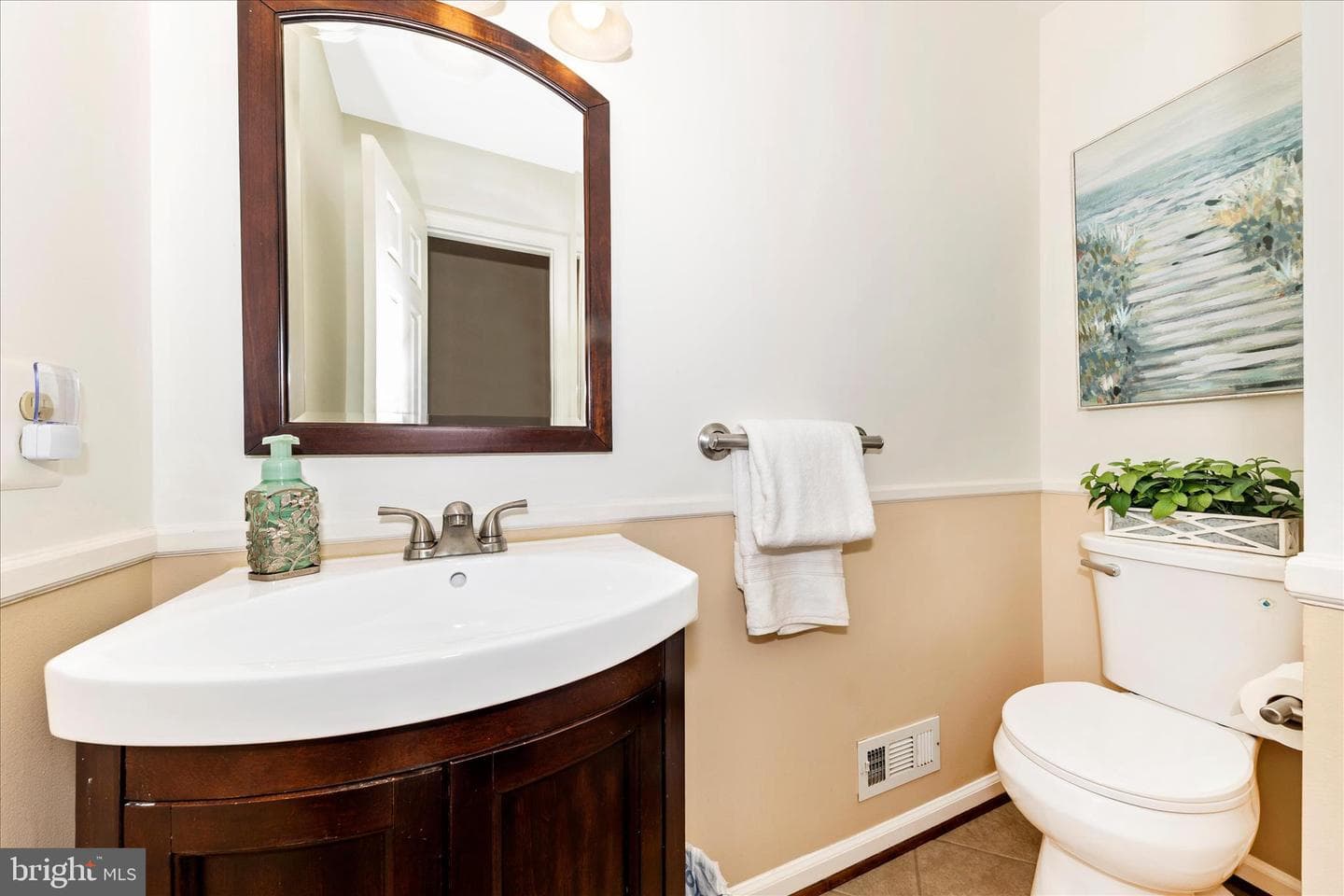 2679 Leslie Road photo 17
