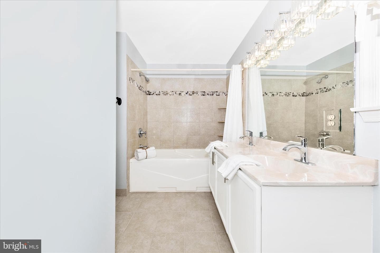 2679 Leslie Road photo 26