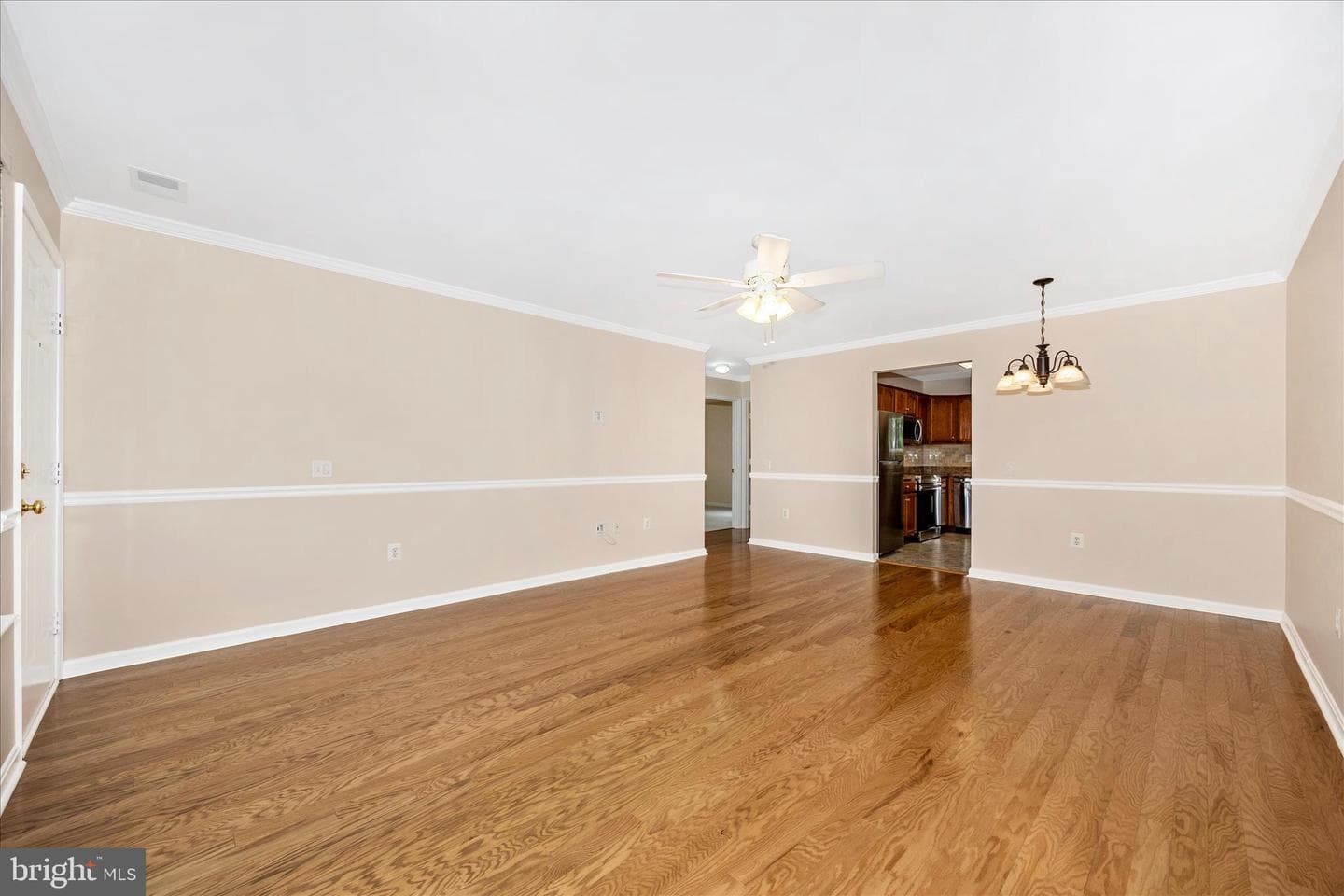 1007 Parade Lane photo 9