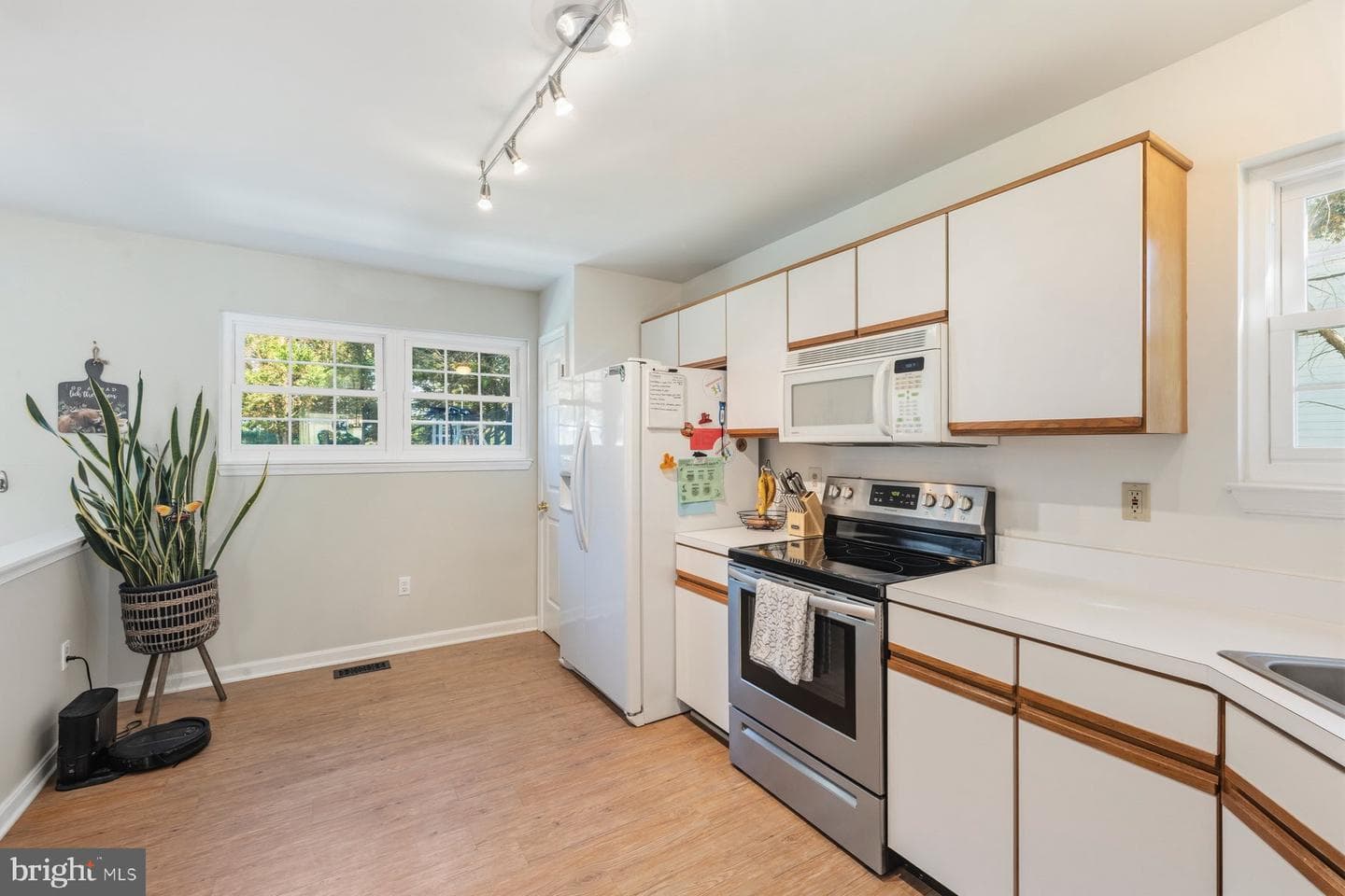 1183 Jo Apter Place photo 10