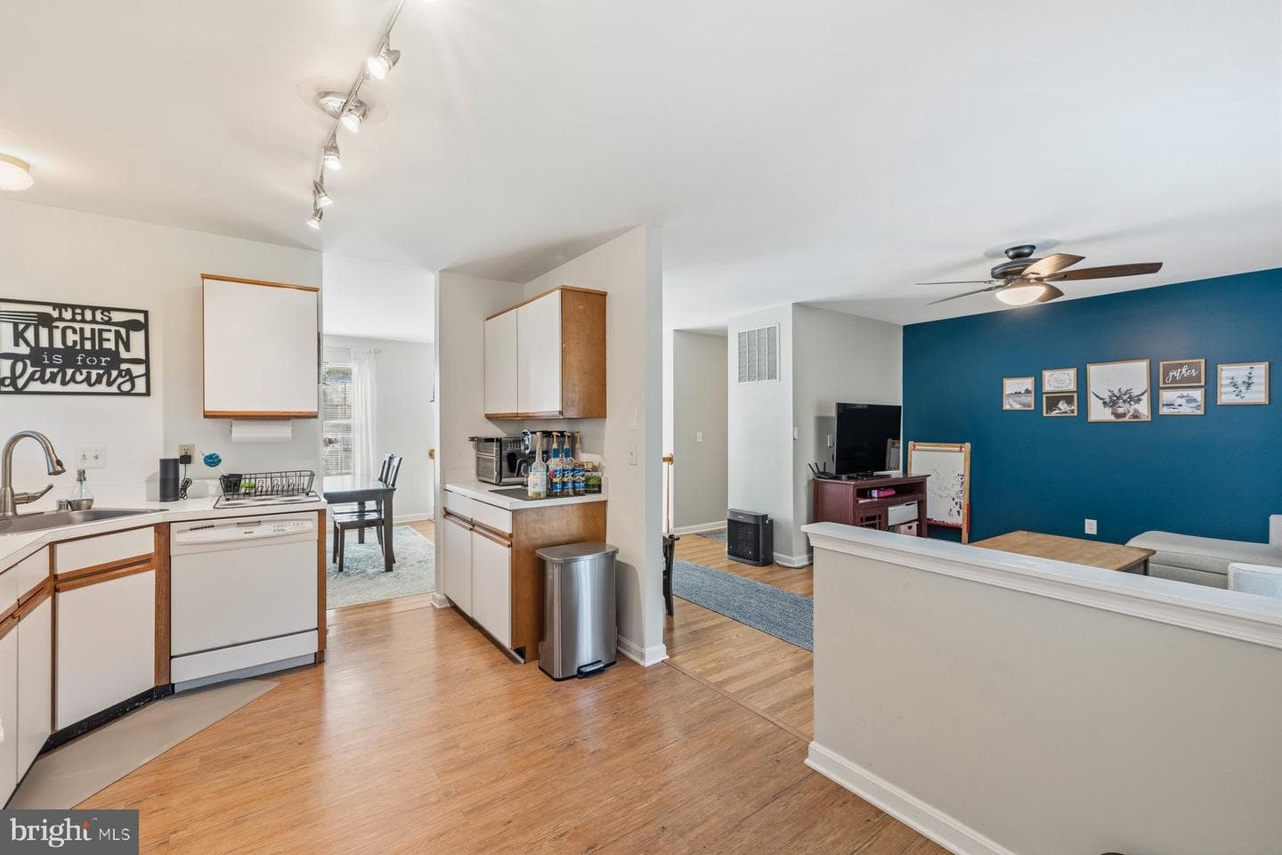 1183 Jo Apter Place photo 11