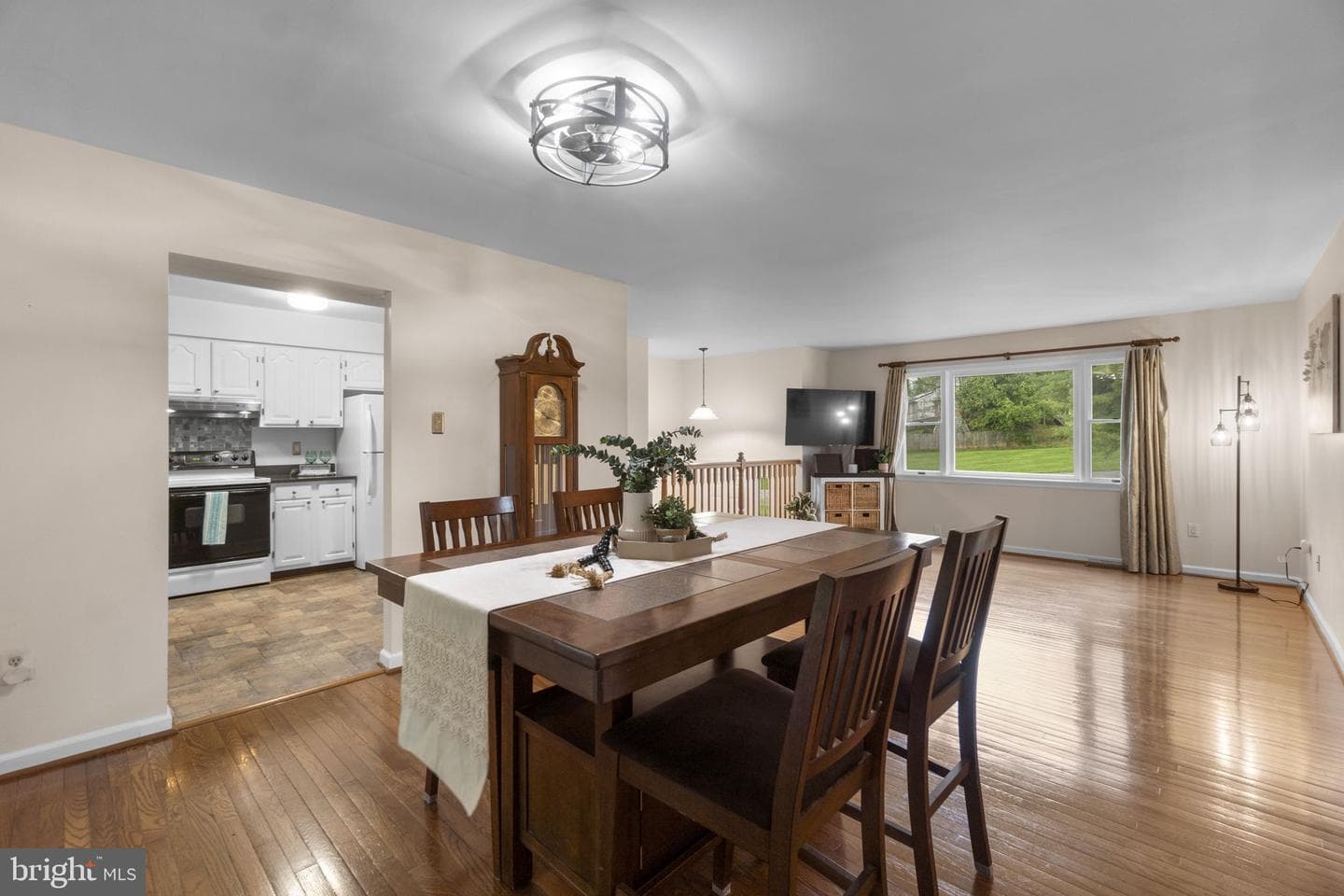 132 Dunrovin Avenue photo 9