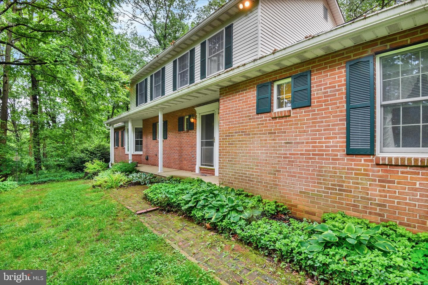 2055 Manchester Road photo 3