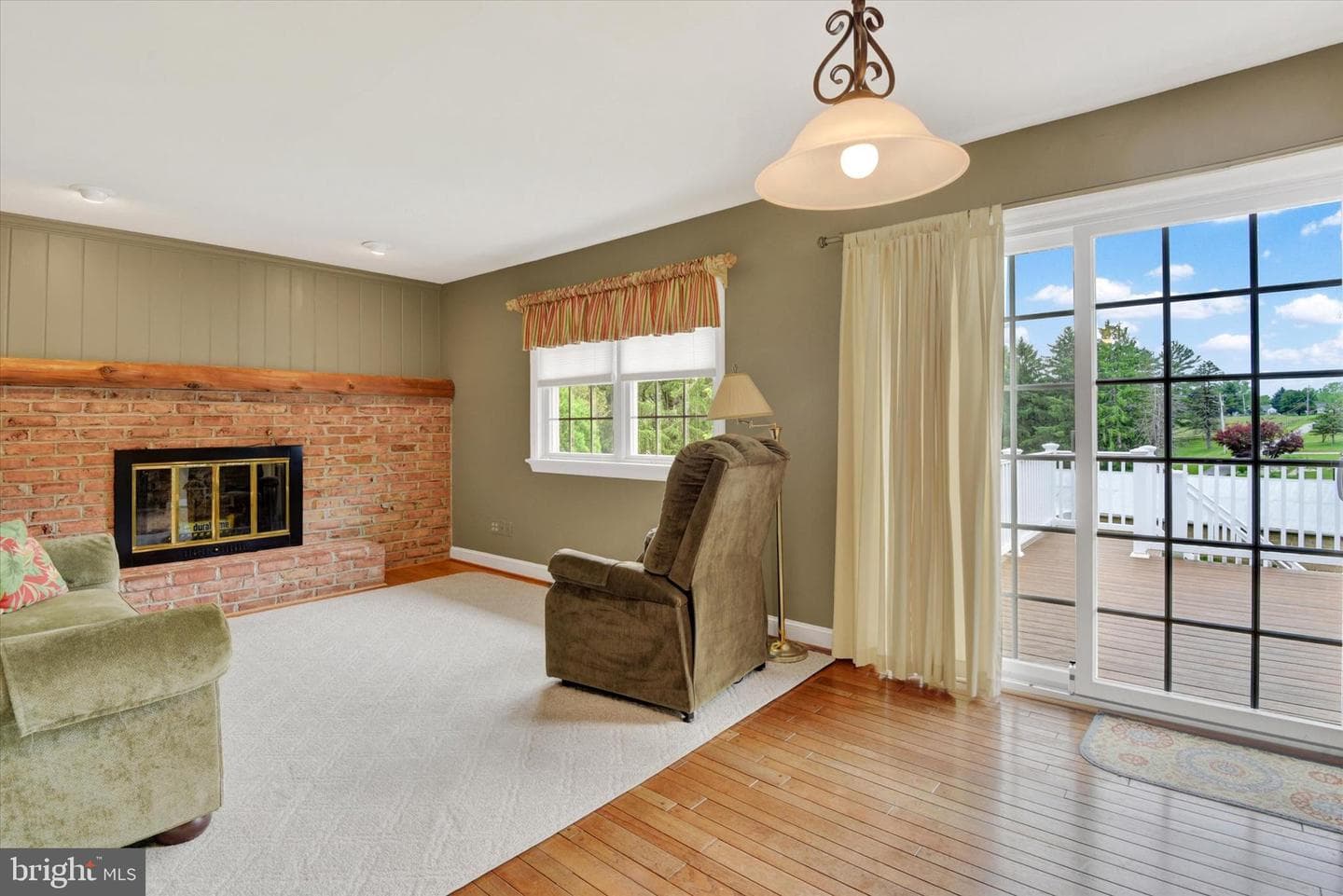 1645 Saint Paul Street photo 28