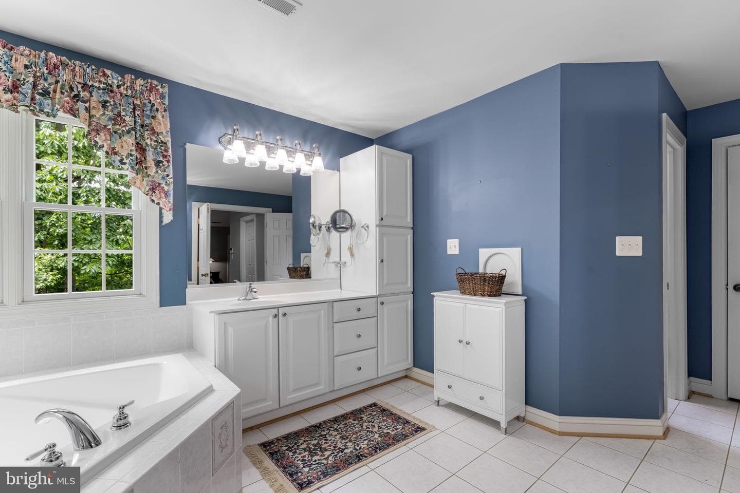 712 Lythe Hill Court photo 43