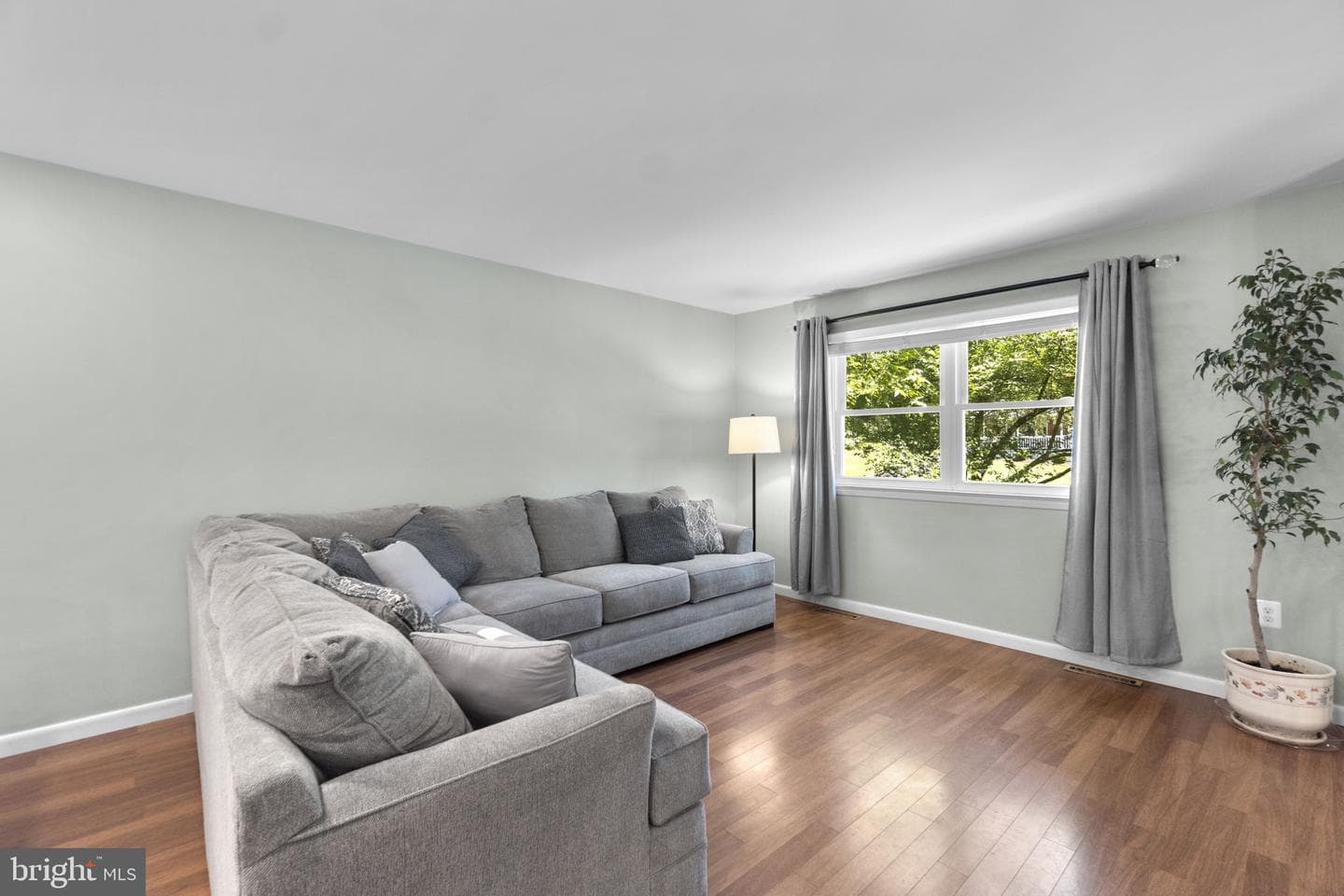 5804 Miriam Drive photo 14