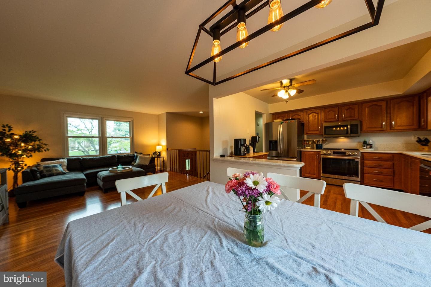 1005 Caren Drive photo 6