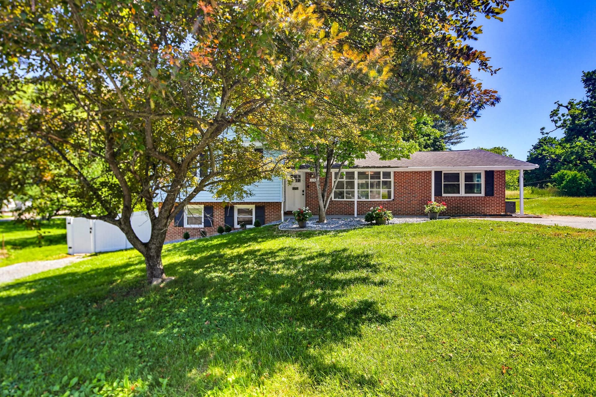 119 Schoolhouse Road, Sykesville