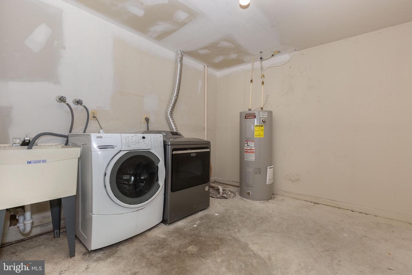 1260 Campus Court photo 34