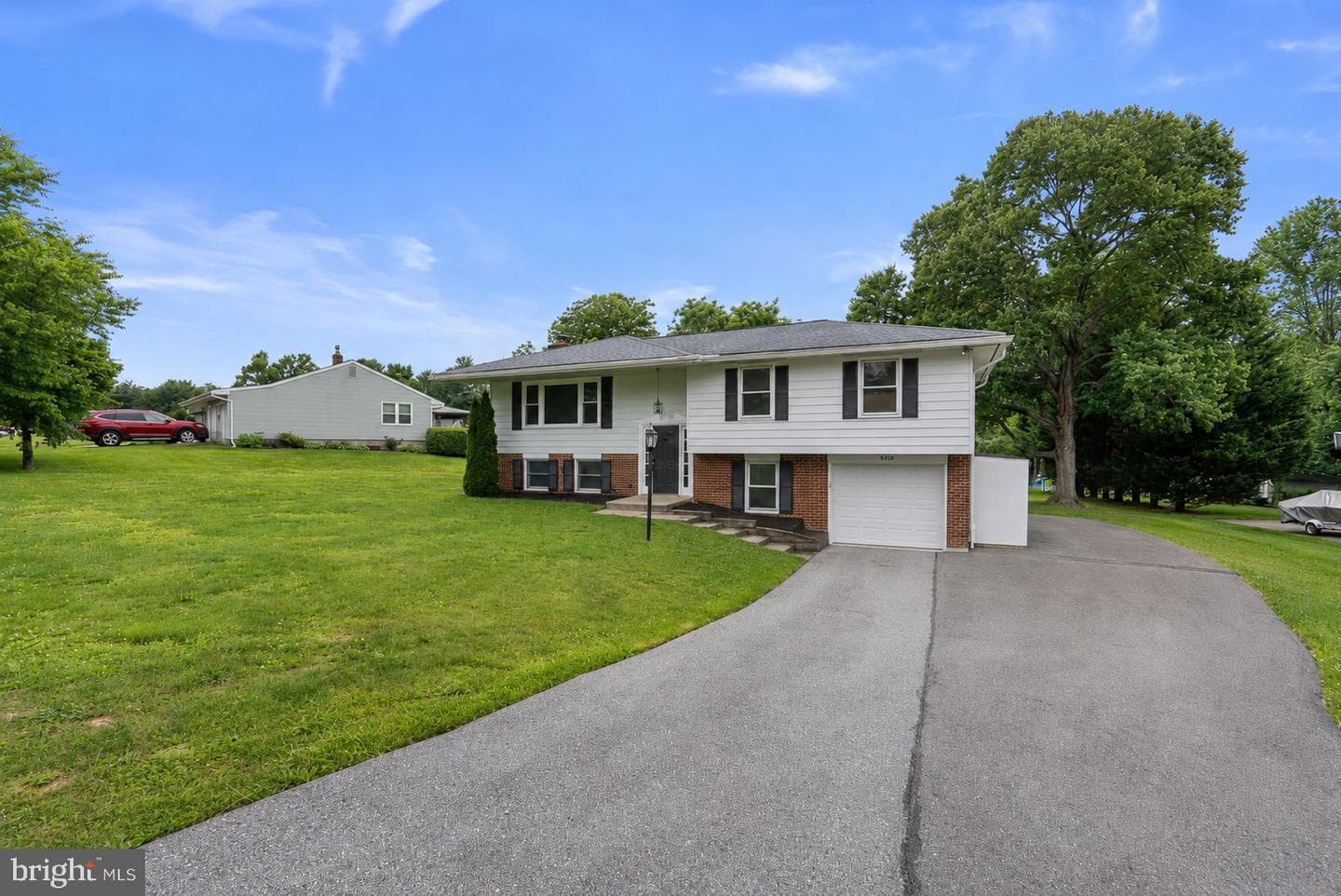 6414 Bonnie Brae Road photo 2
