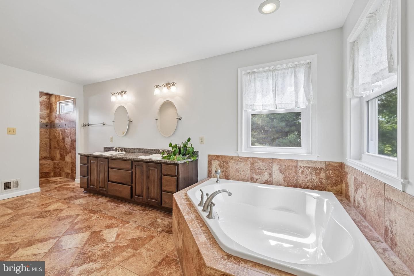902 Clauser Court photo 44