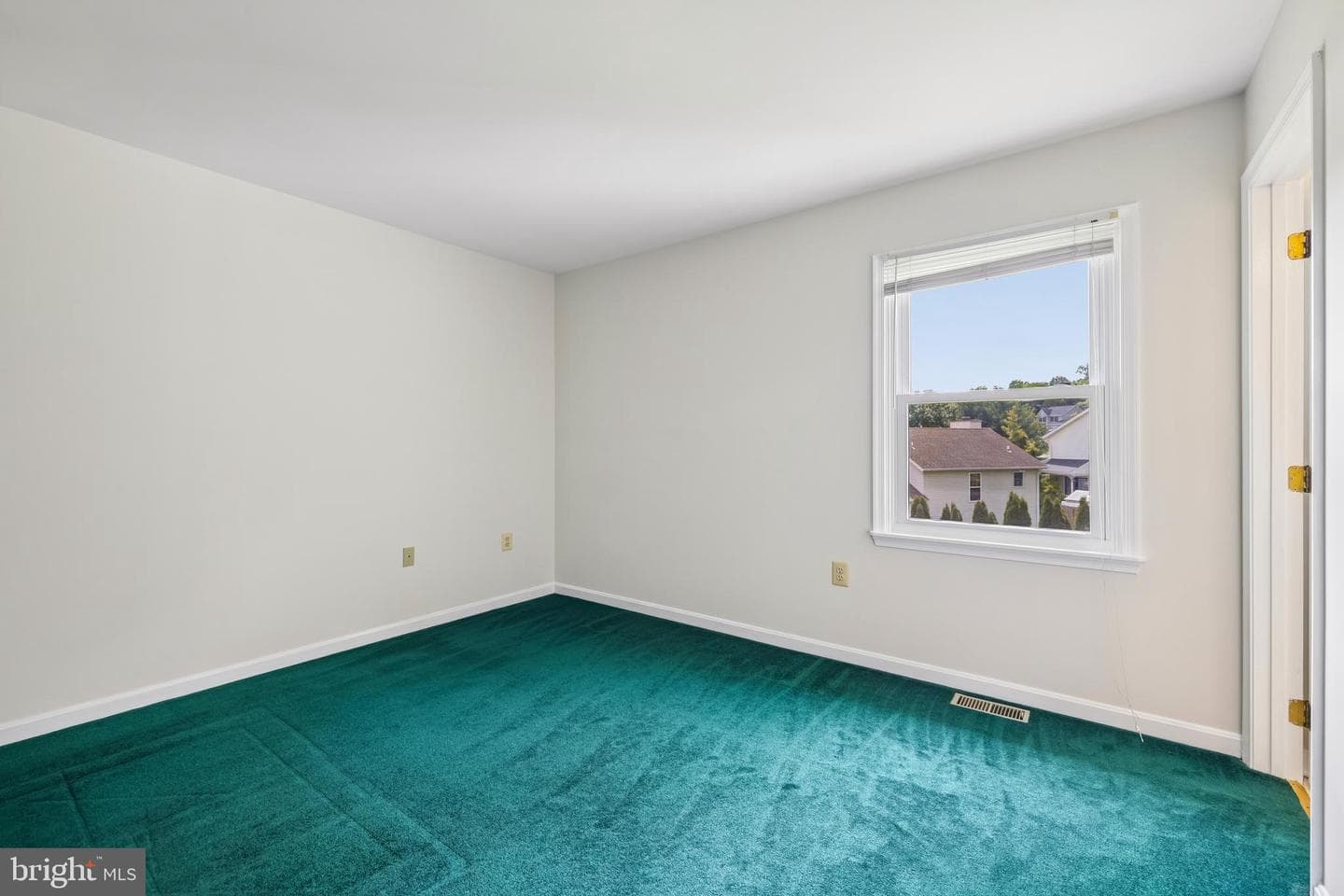 902 Clauser Court photo 63