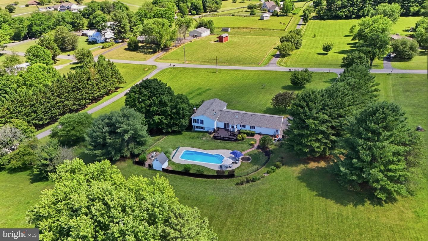 3814 Boteler Road photo 56