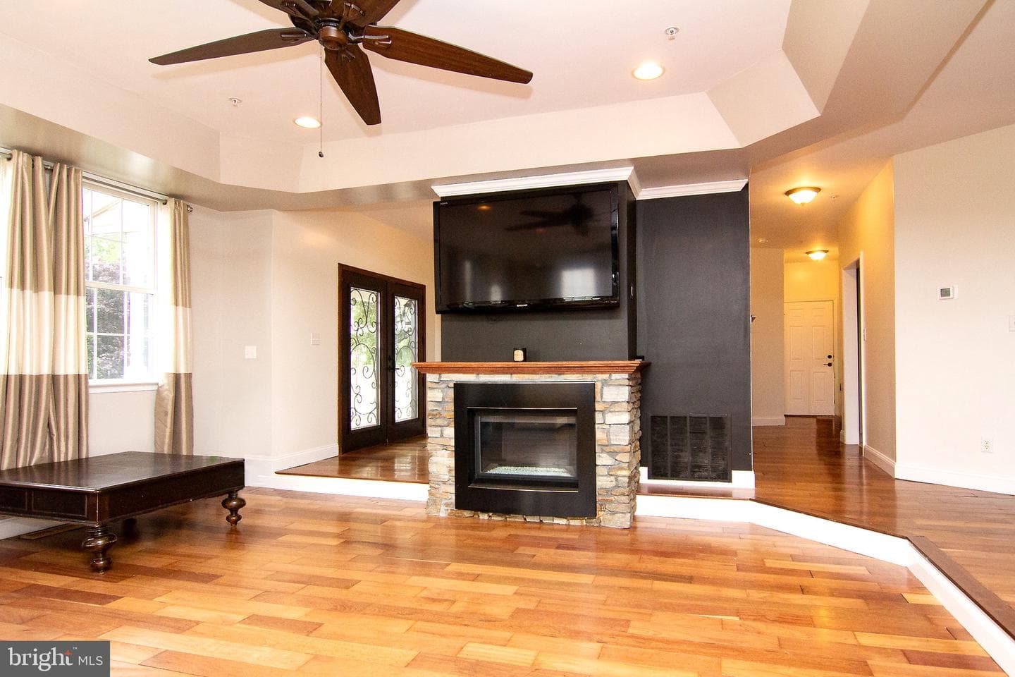 2803 Hilltop Drive photo 4