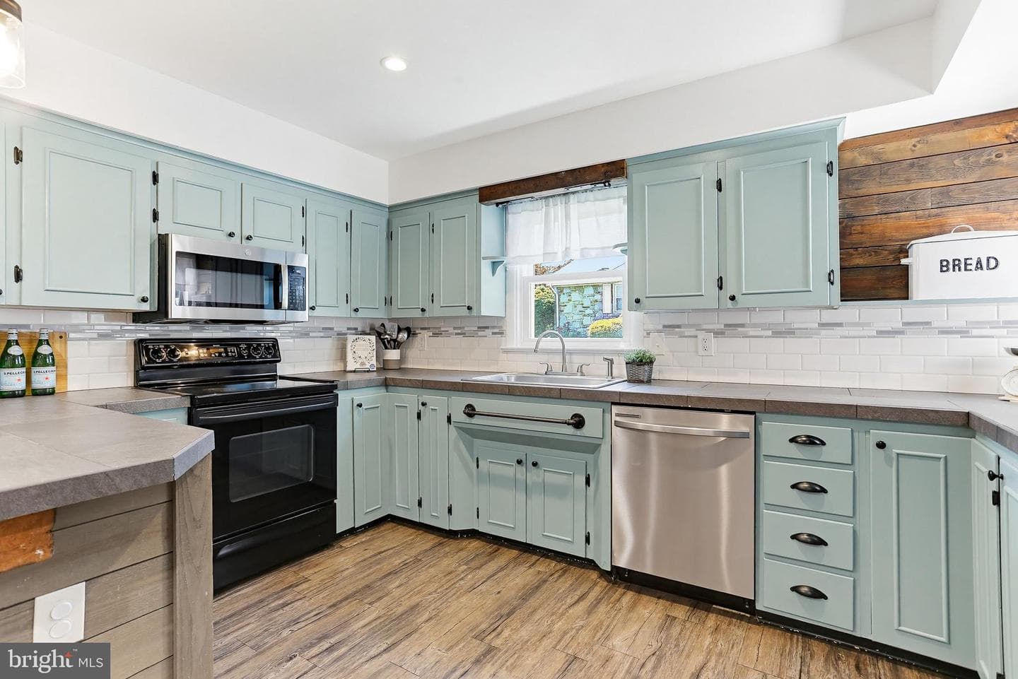 1644 Saint Paul Street photo 8