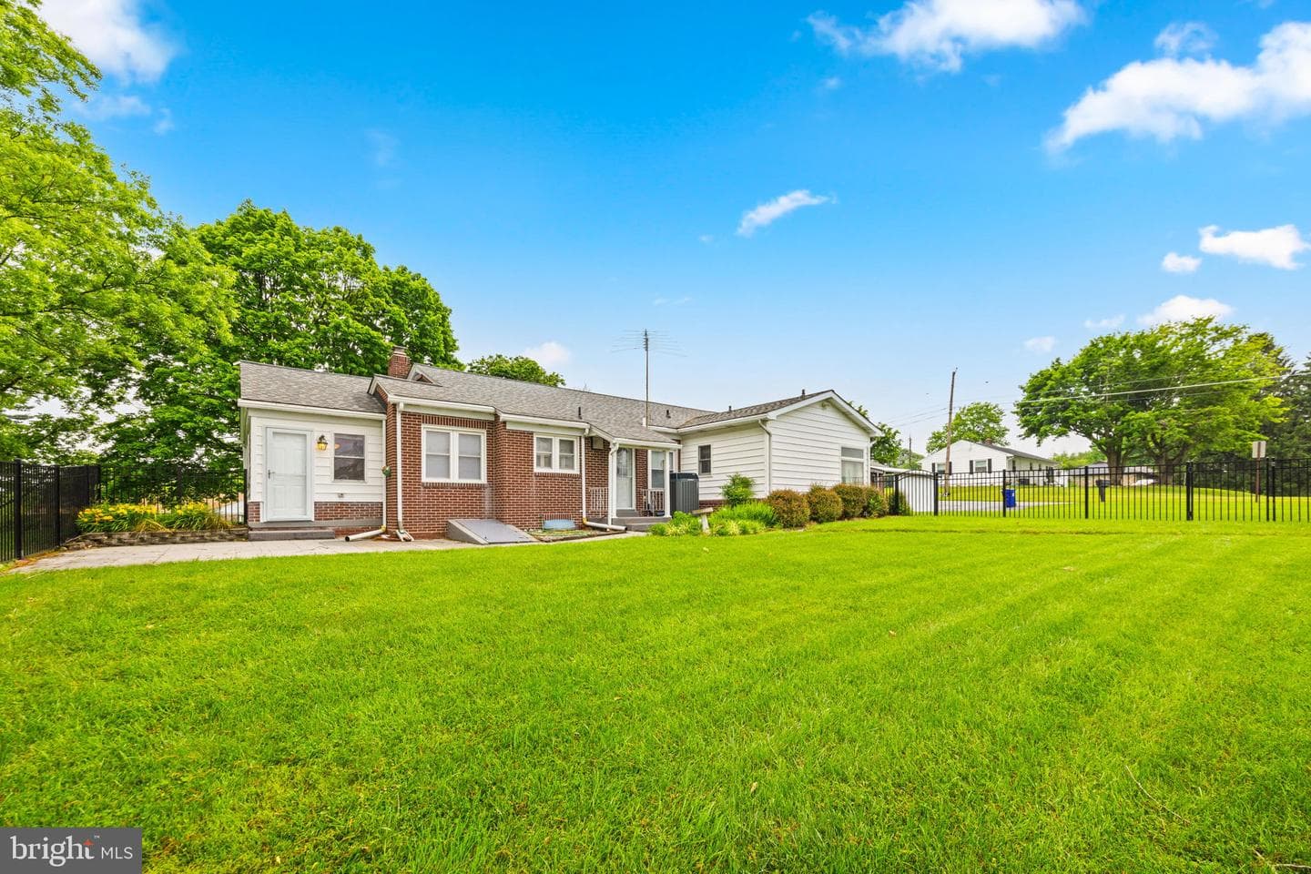 2883 Park Avenue photo 55