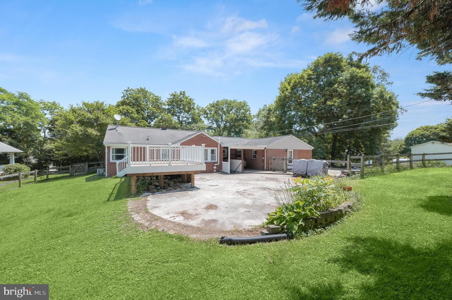 7416 Centre Street photo 60