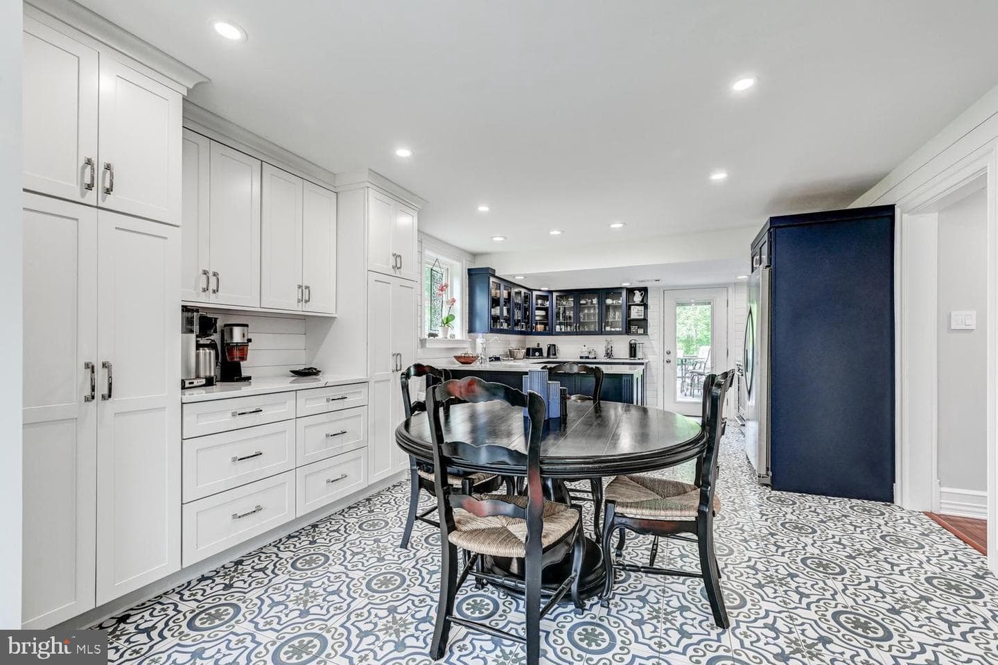 2546 Hollingsworth Road photo 16
