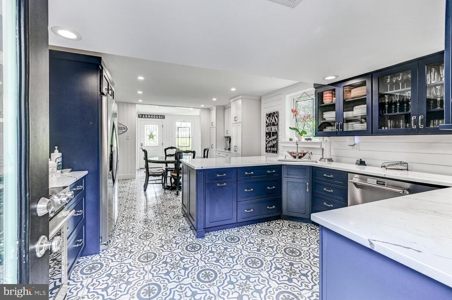2546 Hollingsworth Road photo 22