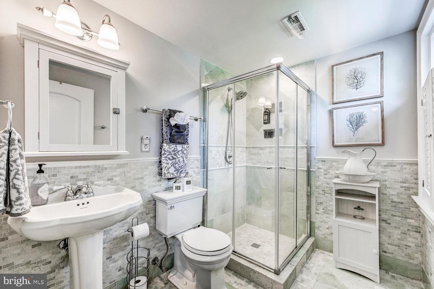 2546 Hollingsworth Road photo 32