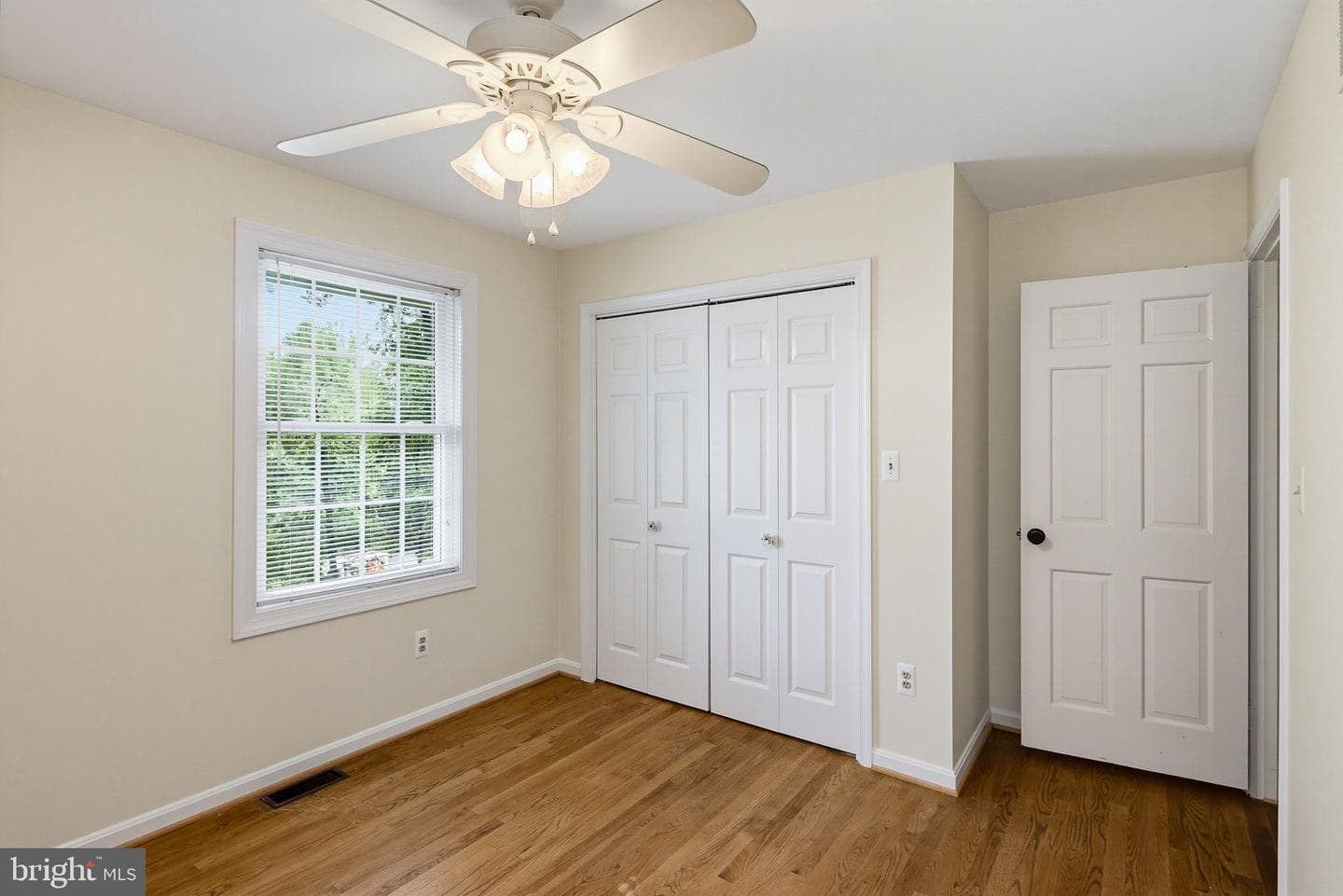 605 East Court photo 22