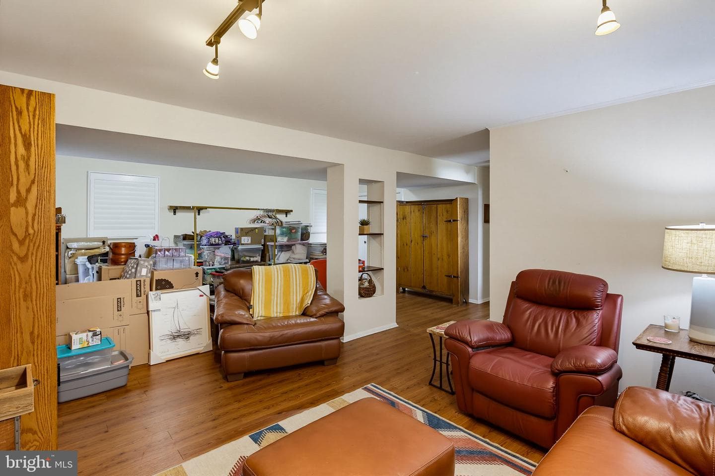 605 East Court photo 27