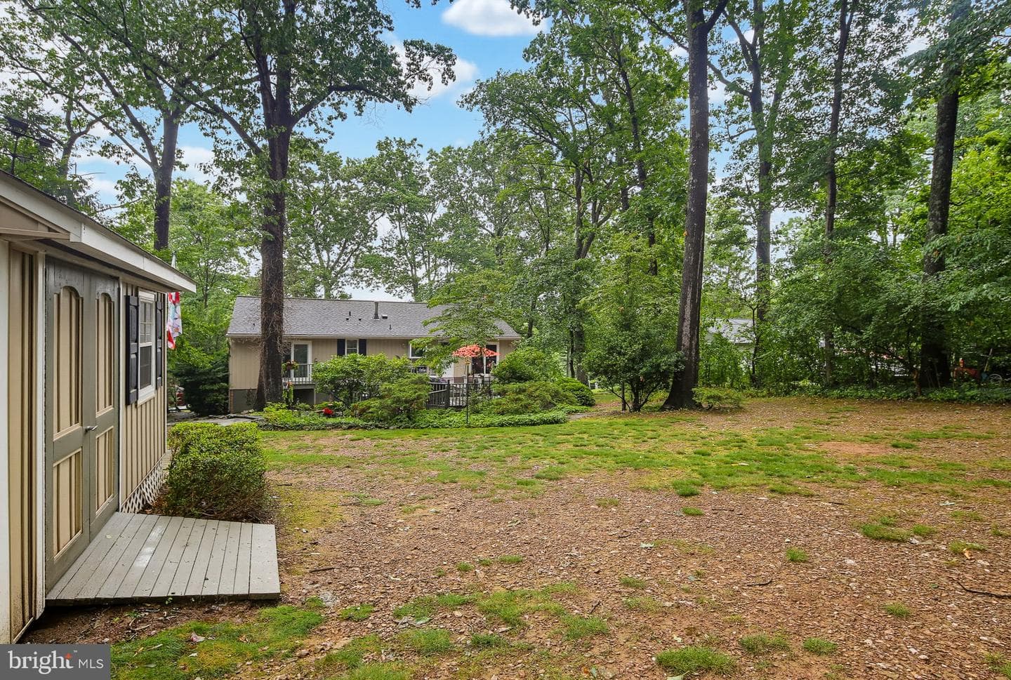 605 East Court photo 39