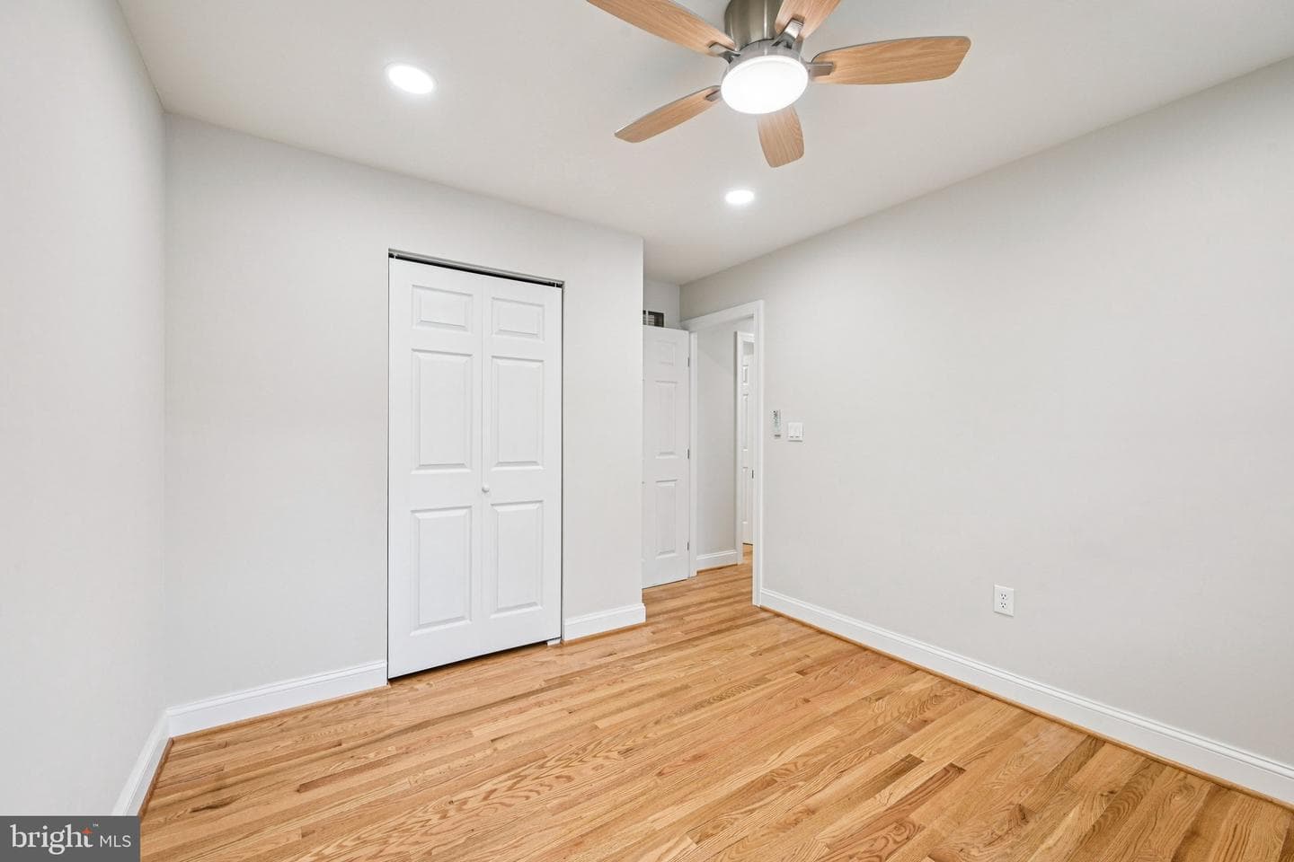 5806 Miriam Drive photo 22