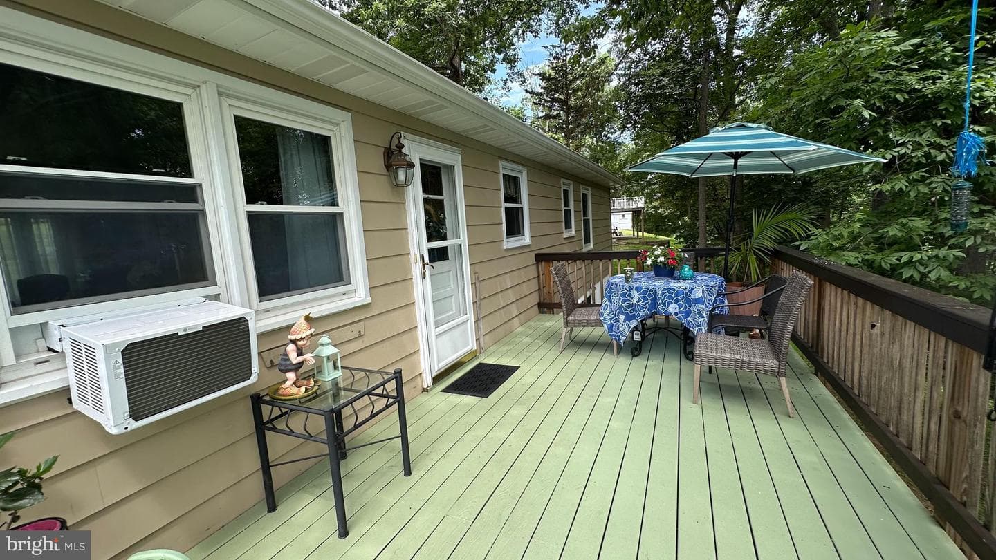 1521 Amalfi Drive photo 9