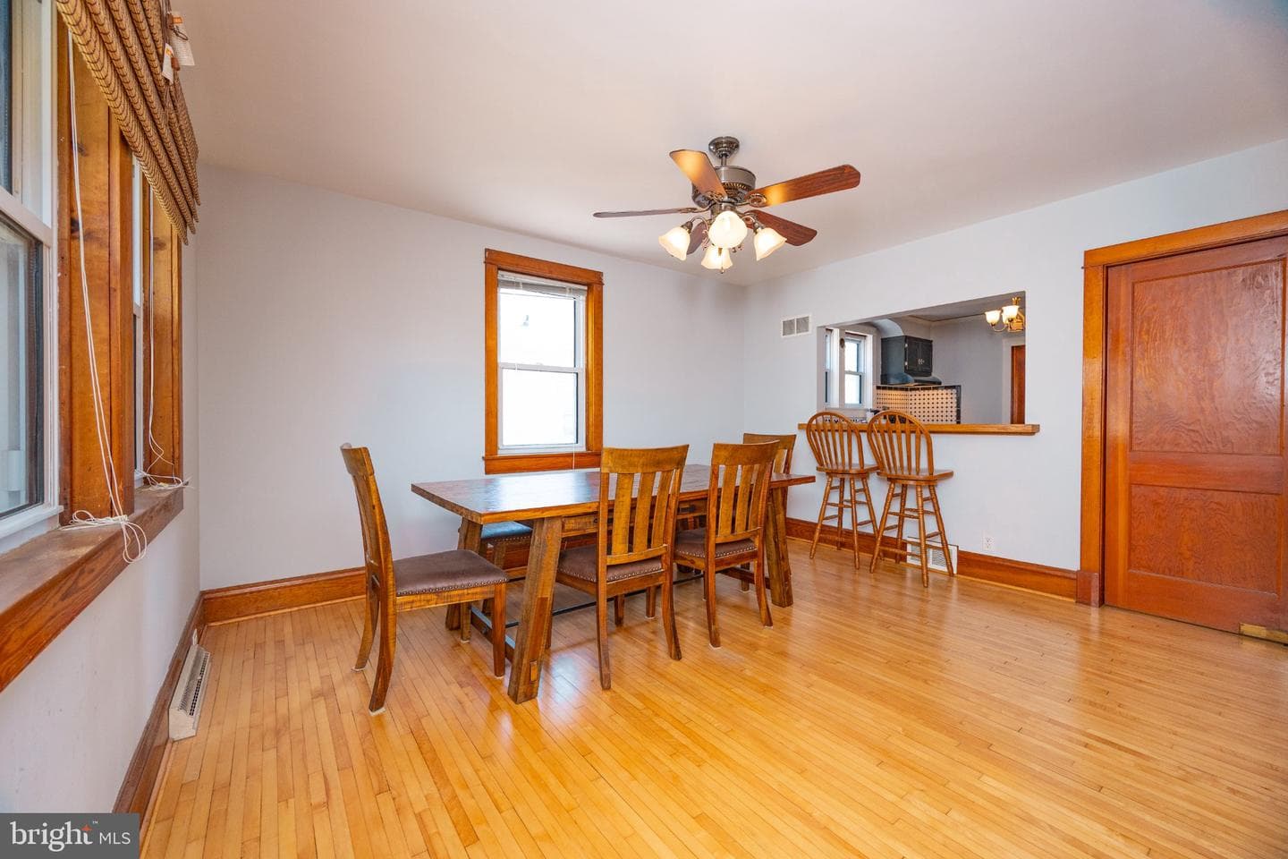 515 Locust photo 37