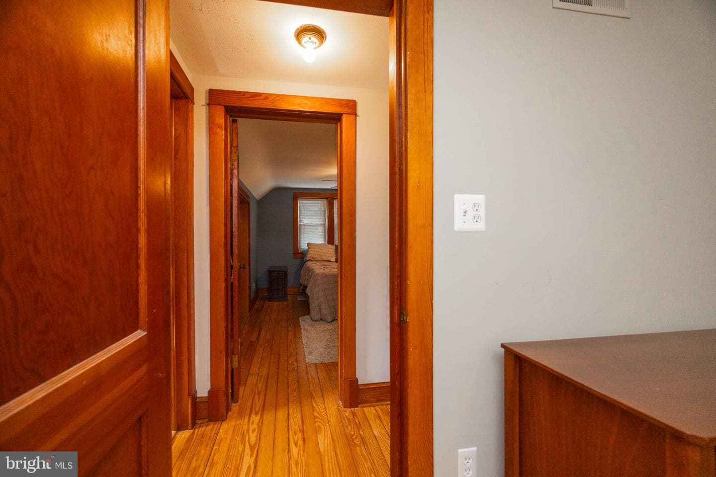 515 Locust photo 82