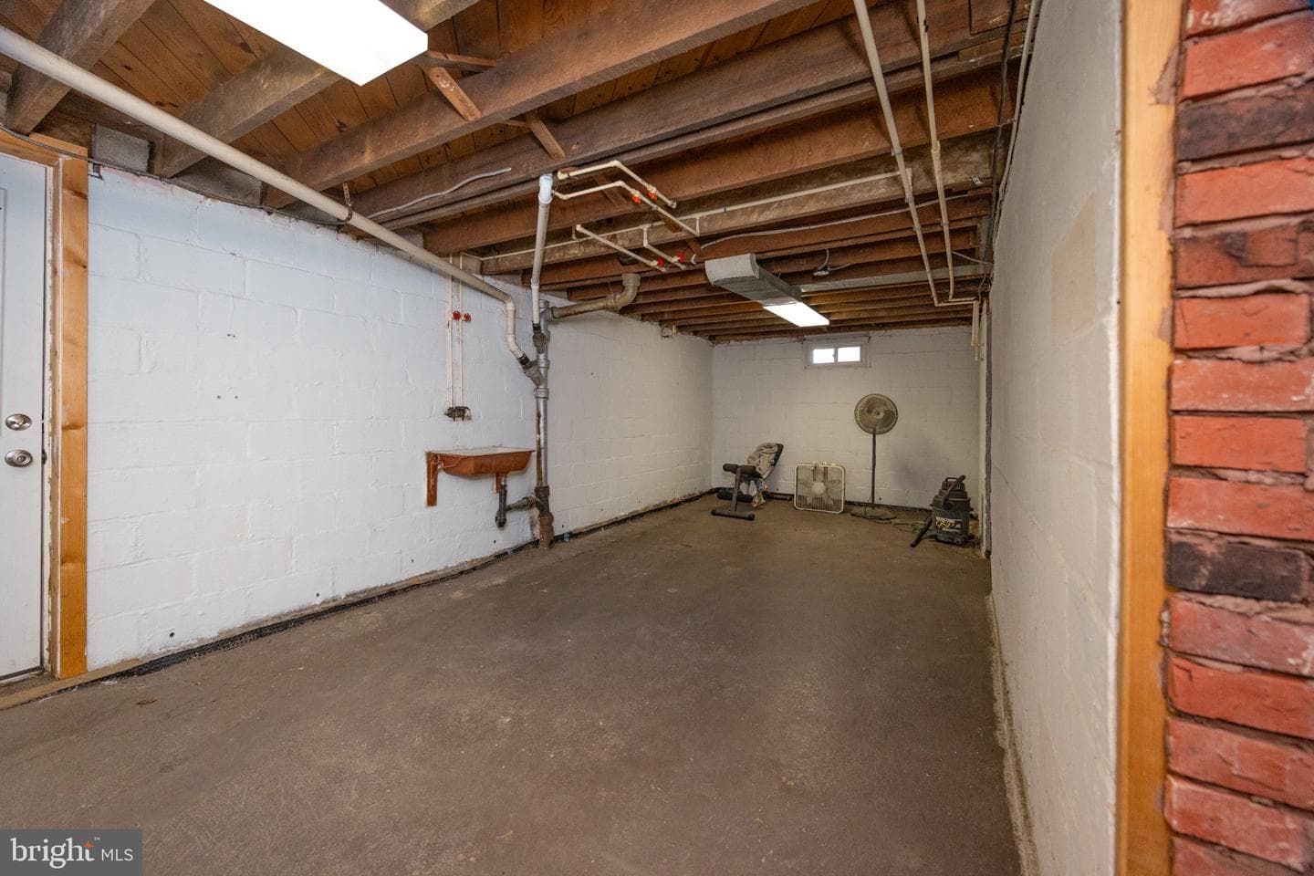 515 Locust photo 99