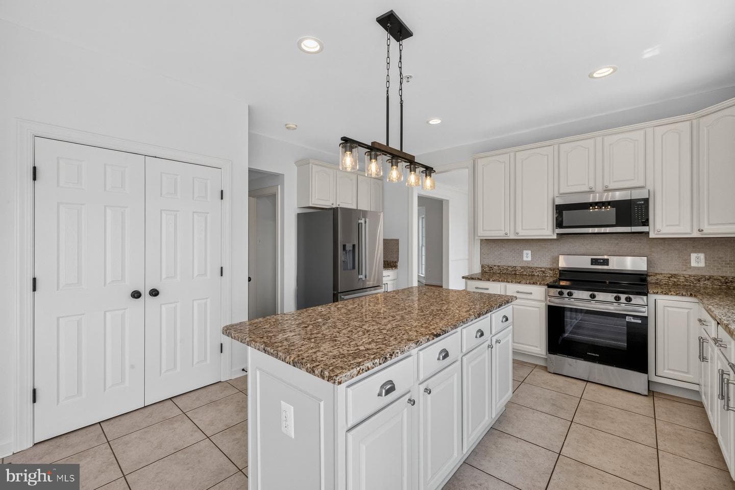 5891 Woodbine Road photo 13