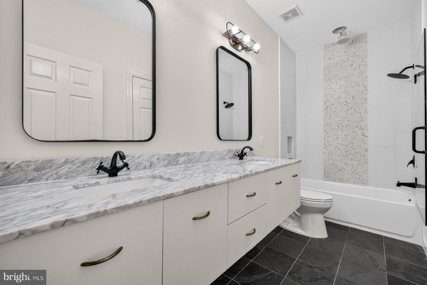 5891 Woodbine Road photo 17