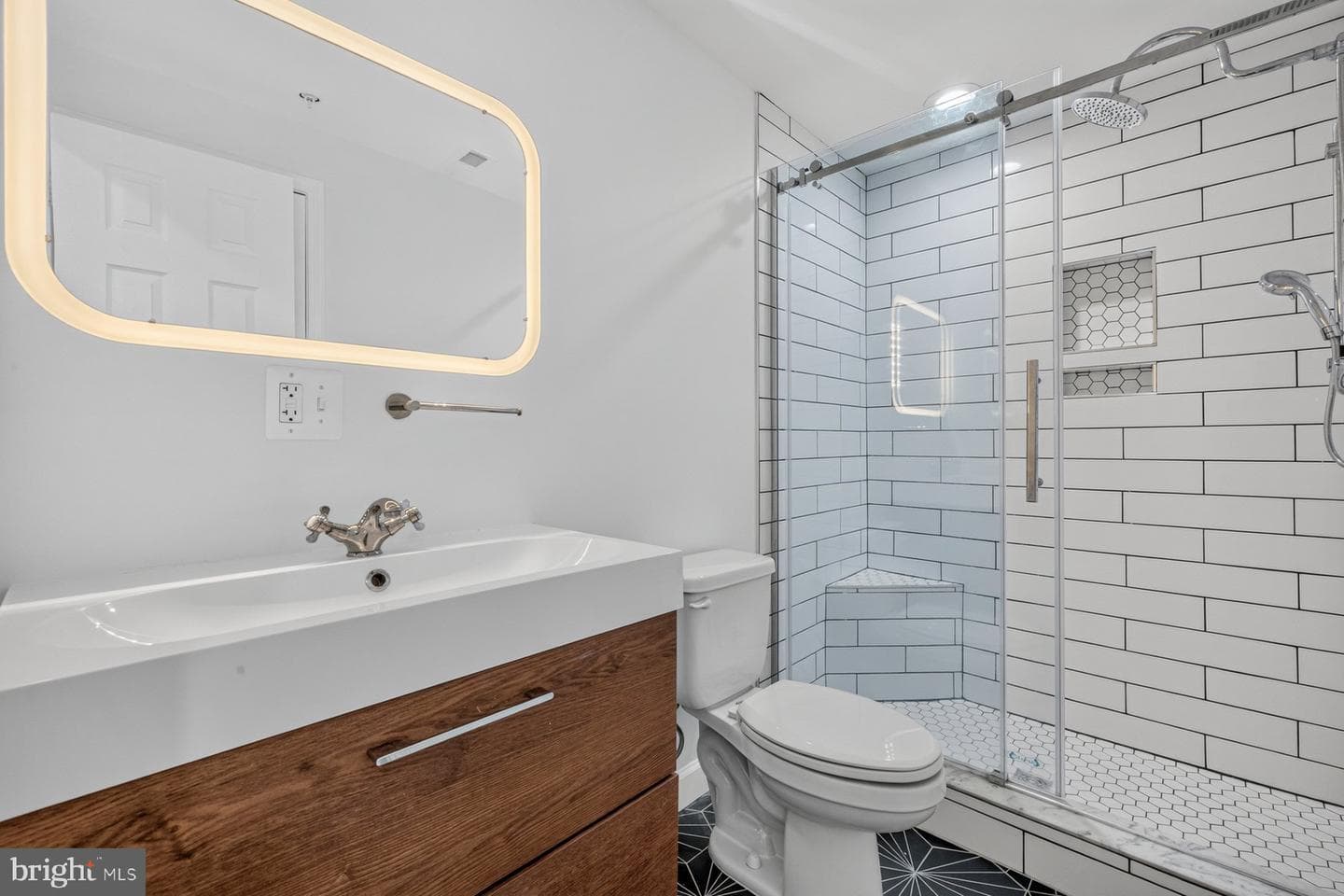 5891 Woodbine Road photo 38