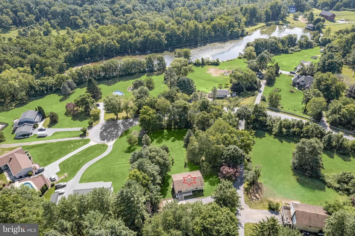 308 Waterview Court, Hampstead