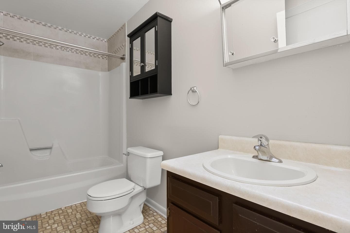 308 Waterview Court photo 27