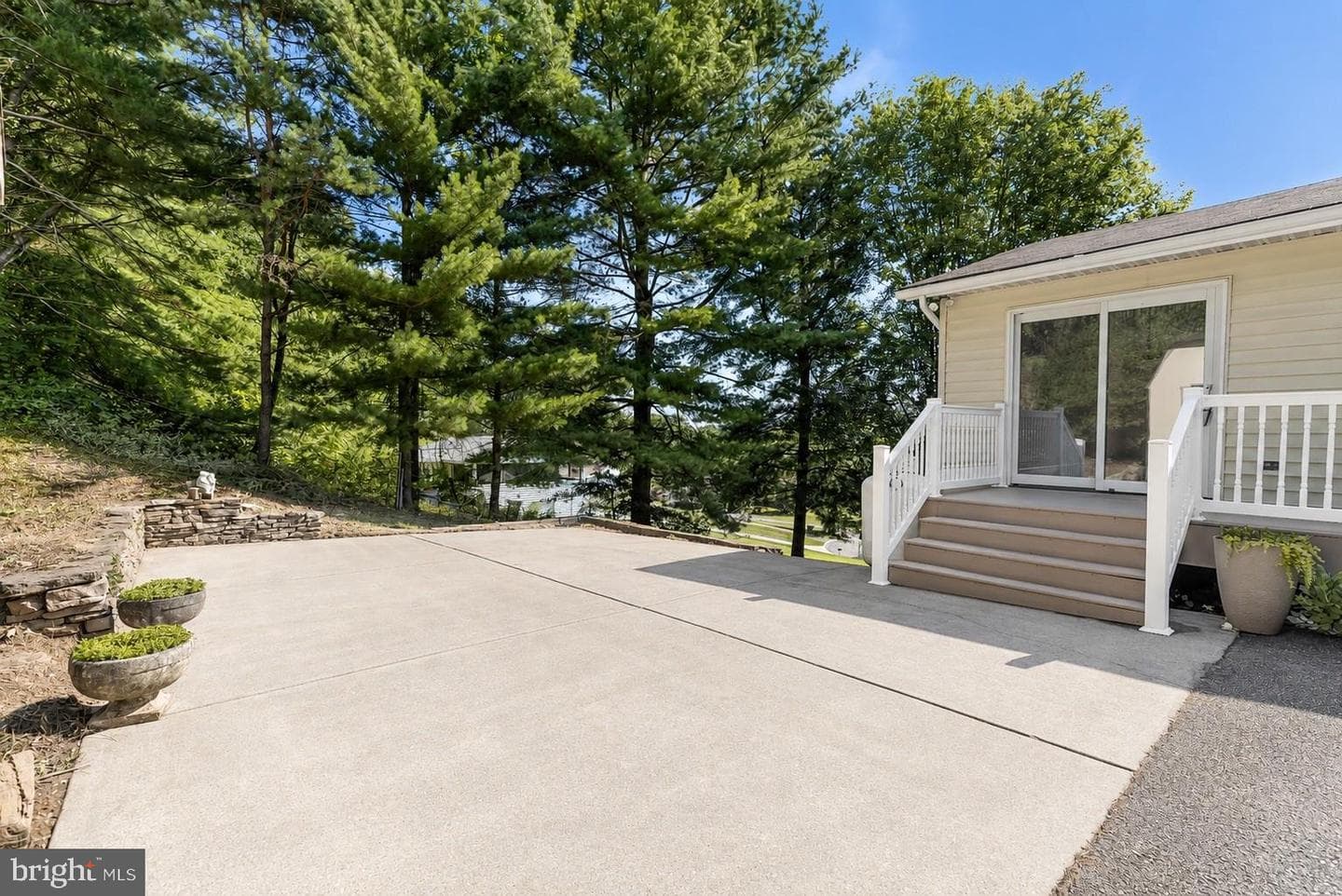 308 Waterview Court photo 38