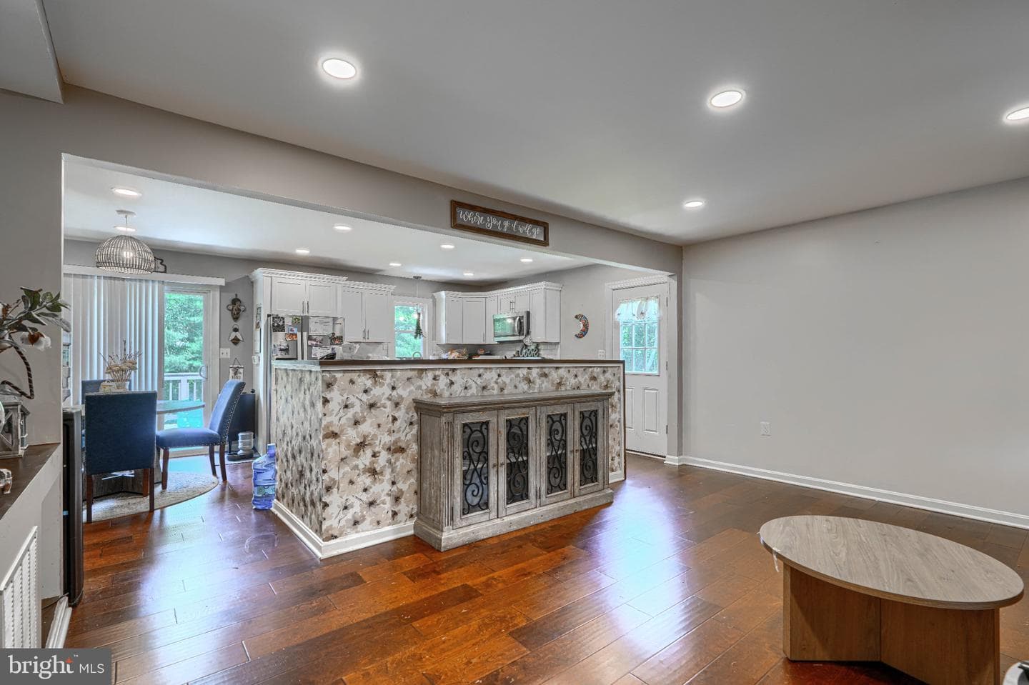 1727 Indian Ct, Hampstead