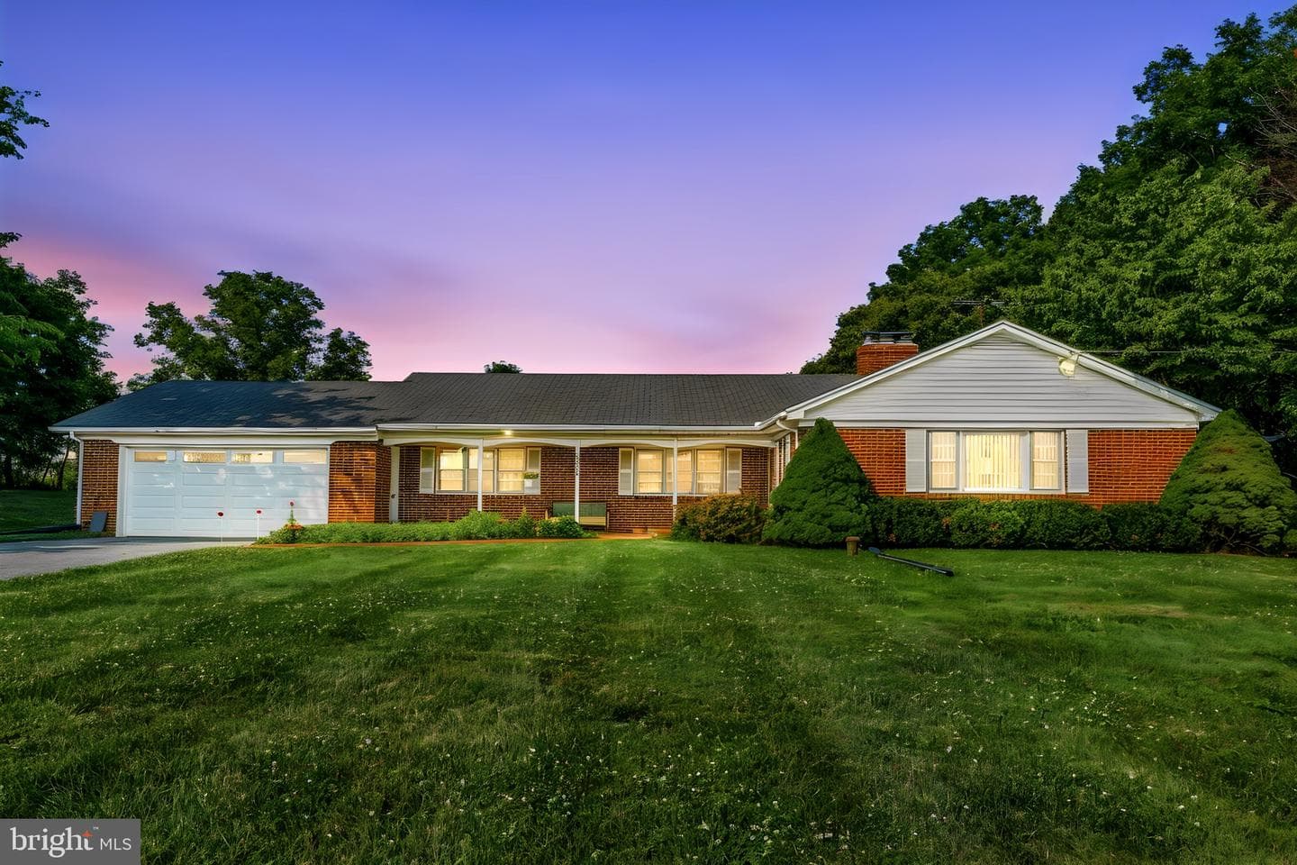 5049 Braddock Road, Woodbine
