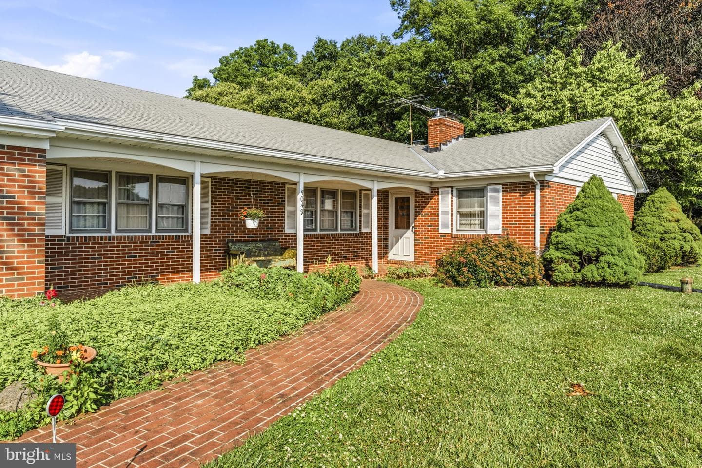 5049 Braddock Road, Woodbine