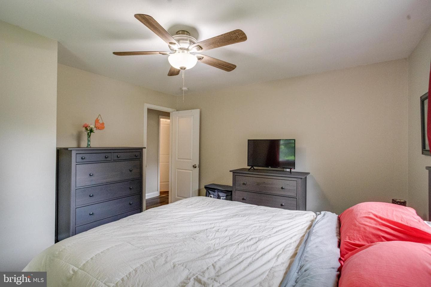 2552 Arthur Avenue photo 25