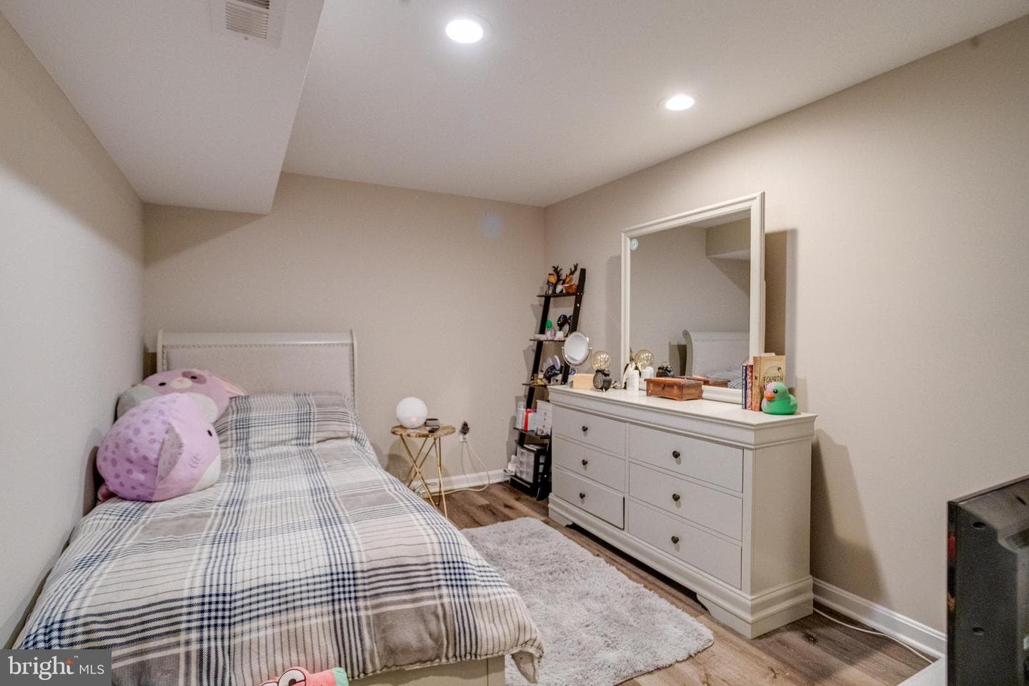 2552 Arthur Avenue photo 44